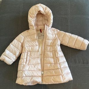 Majeure long down-padded jacket.